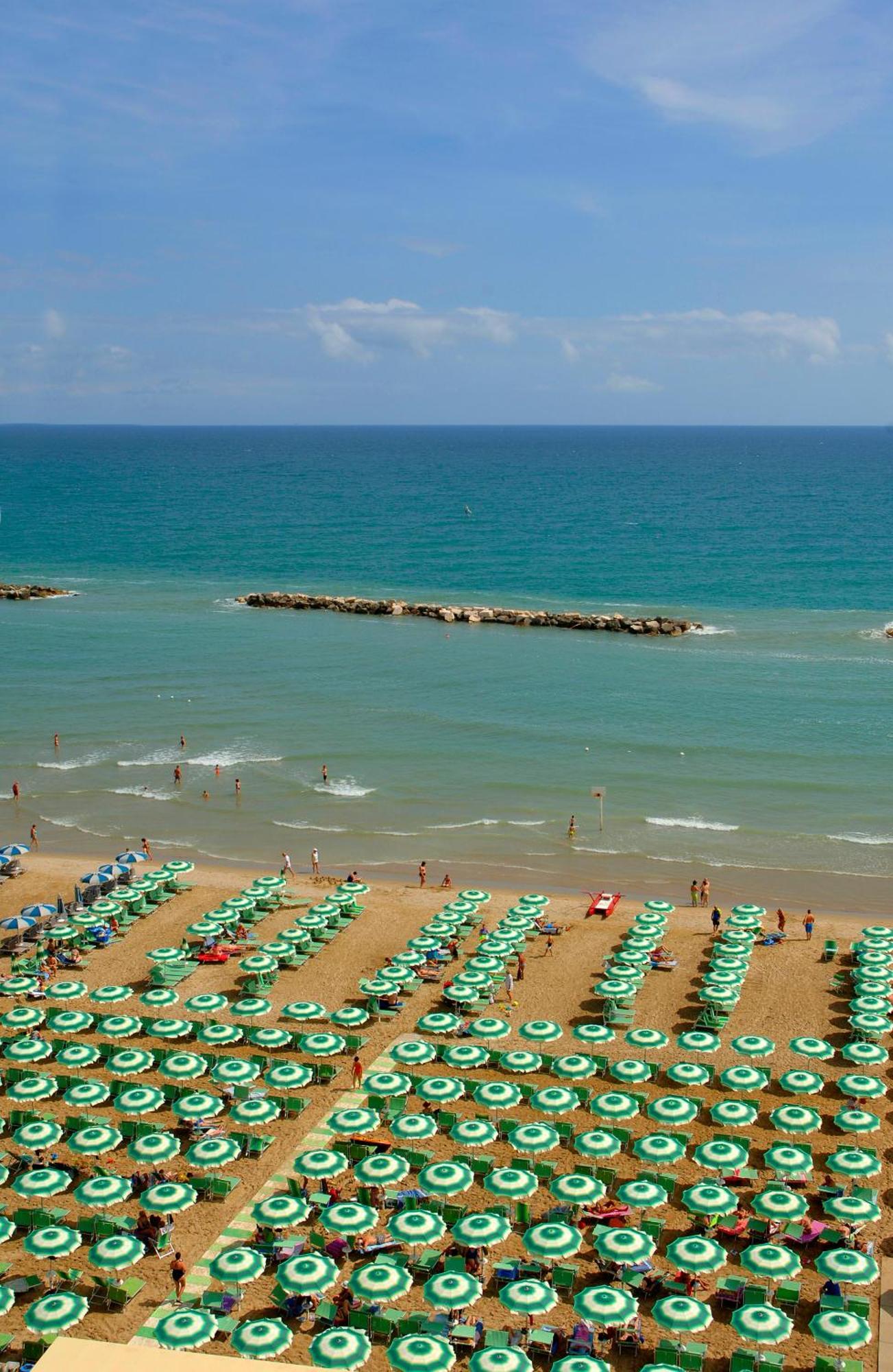 Hotel Embassy Pesaro Exterior foto